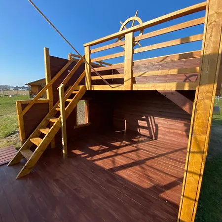 Pirat Деревянный коттедж *